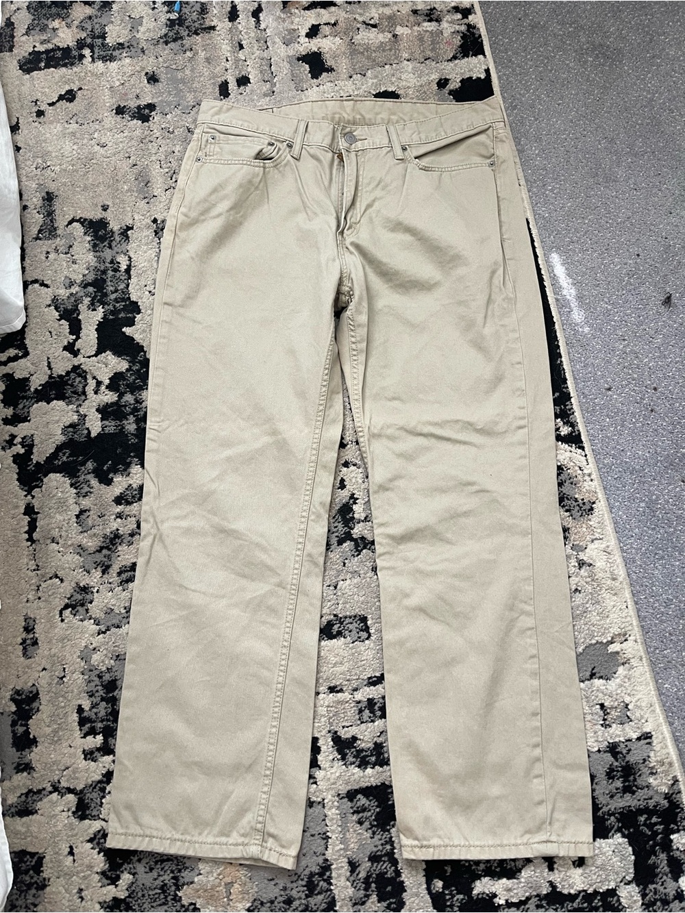 Levi's Men's Straight Khaki Chinos in Beige
